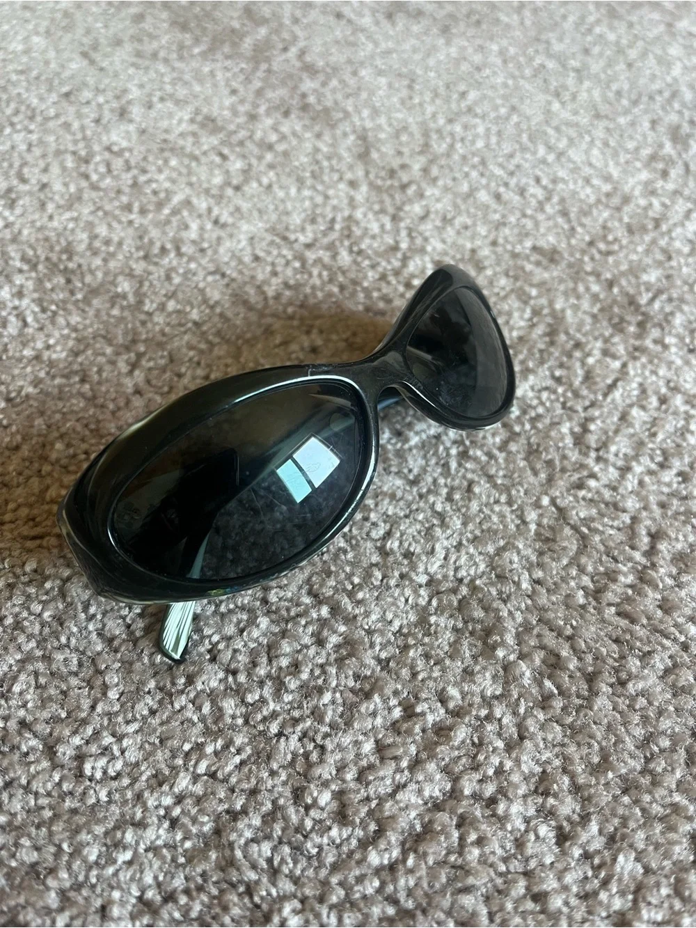 VTG 00’s / Y2K Unofficial Eyewear Wrap Around Women’s Sunglasses